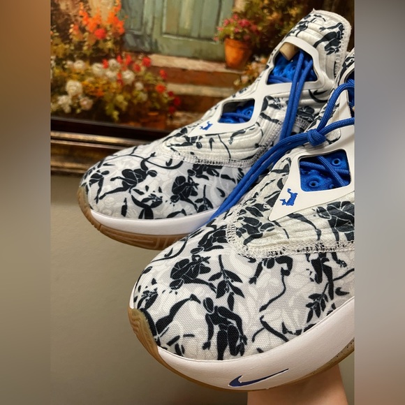 Nike Lebron Soldier 14 Sisterhood Basketball Shoes - Picture 13 of 16